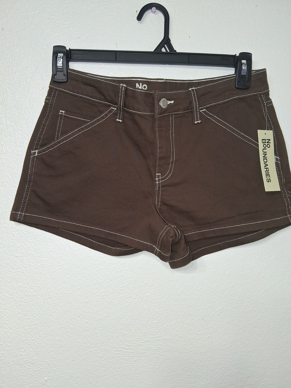 NWT'S No Boundaries Brown Jean-Style Women's Shorts with Contrast Stitching Sz 6